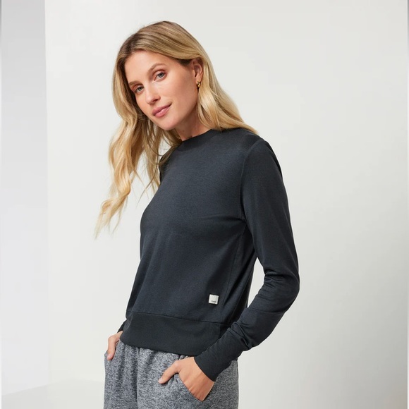 Vuori Tops - Vuori Daydream Crew Performance Top